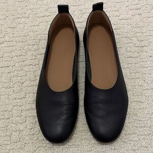 Everlane “The Day Glove” leather flats size 7